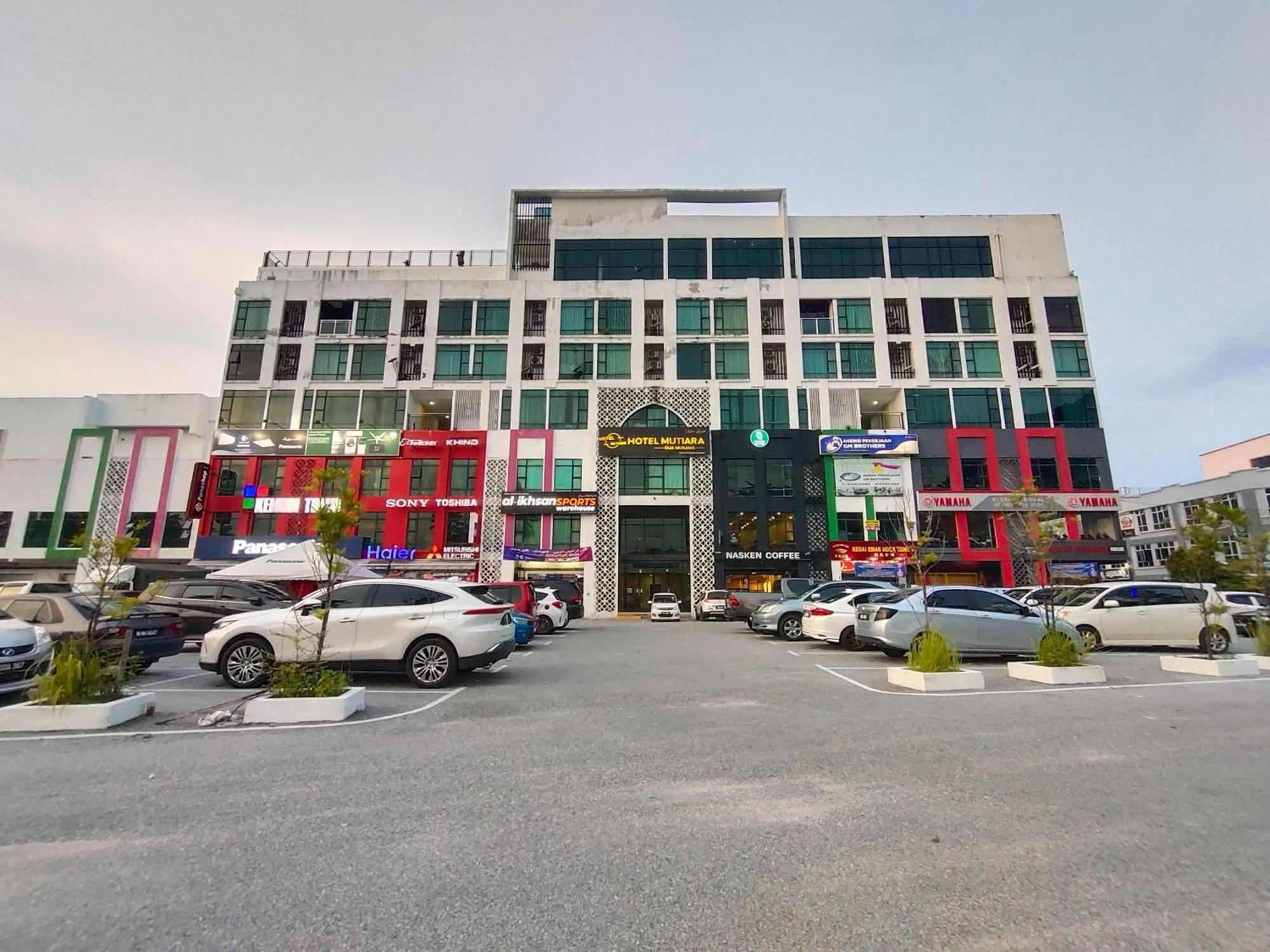 Alish Studio Apartment With Pool, Netflix, Wifi Gua Musang Exterior foto